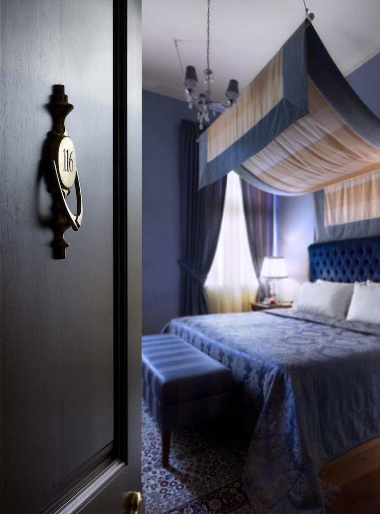 Grande Bretagne Hotel 16/53
