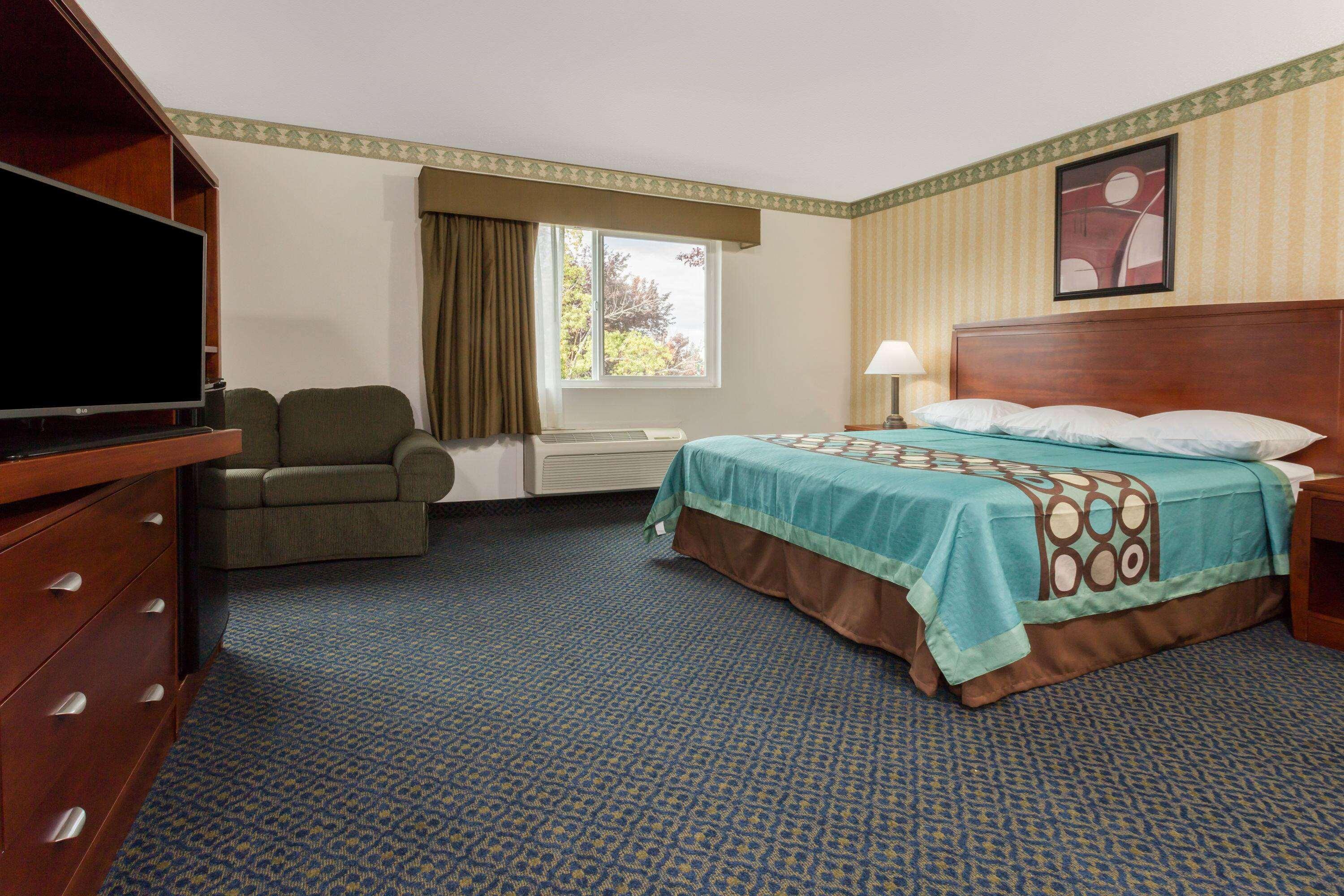 Super 8 By Wyndham Sacramento North 5/15
