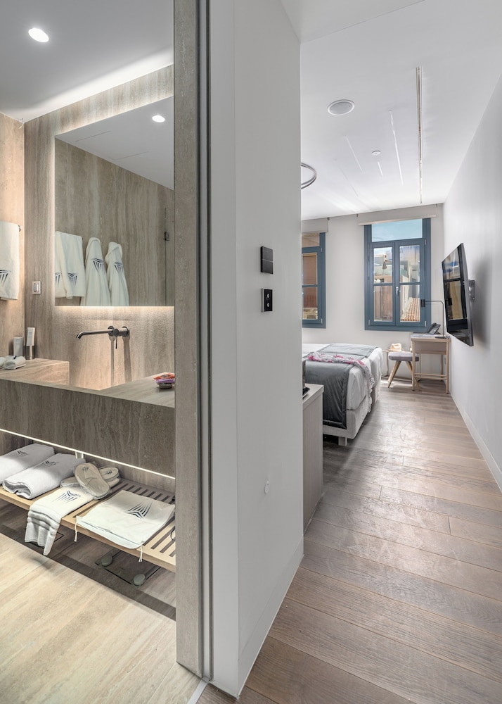 Hellenic Vibes Smart Hotel 48/50