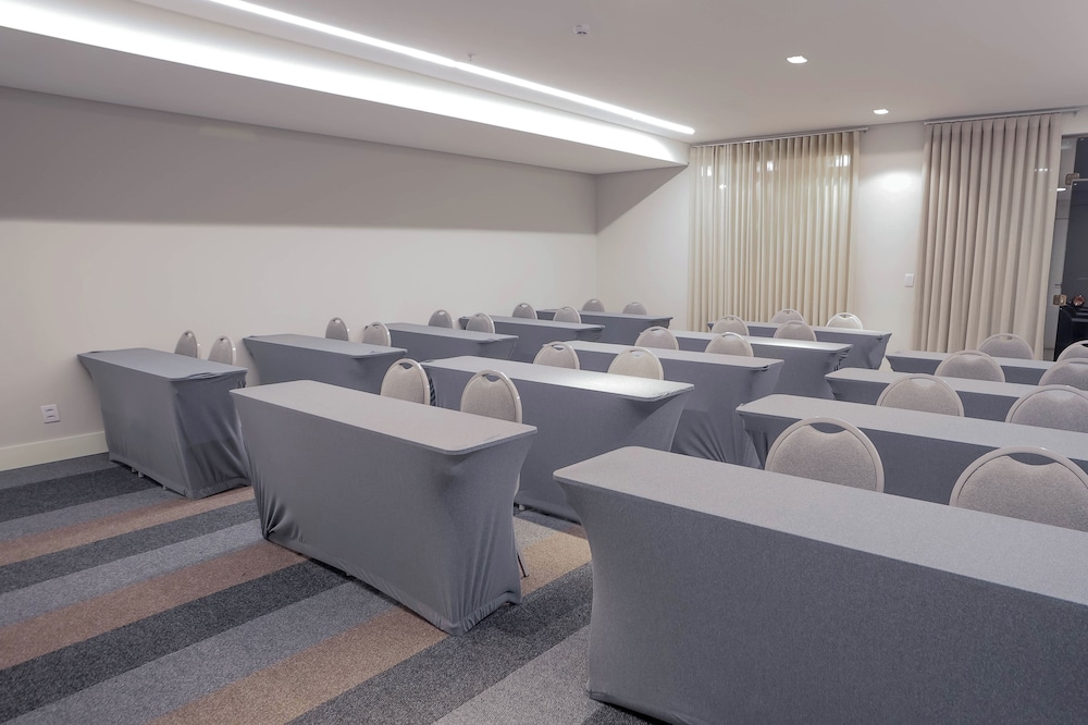 SJ Premium Hotels By Atlantica (ex. Hilton Garden Inn Goiania) 79/85