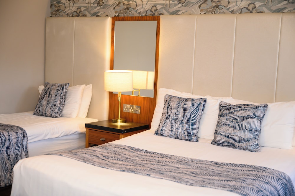 غرفة عائلية بسرير مزدوج وسرير فردي، Riverside Park Hotel And Leisure Club 7/9