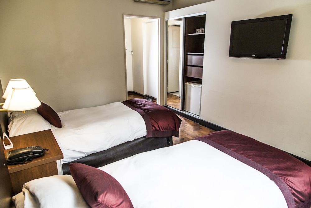 Mendoza Hotel 26/66