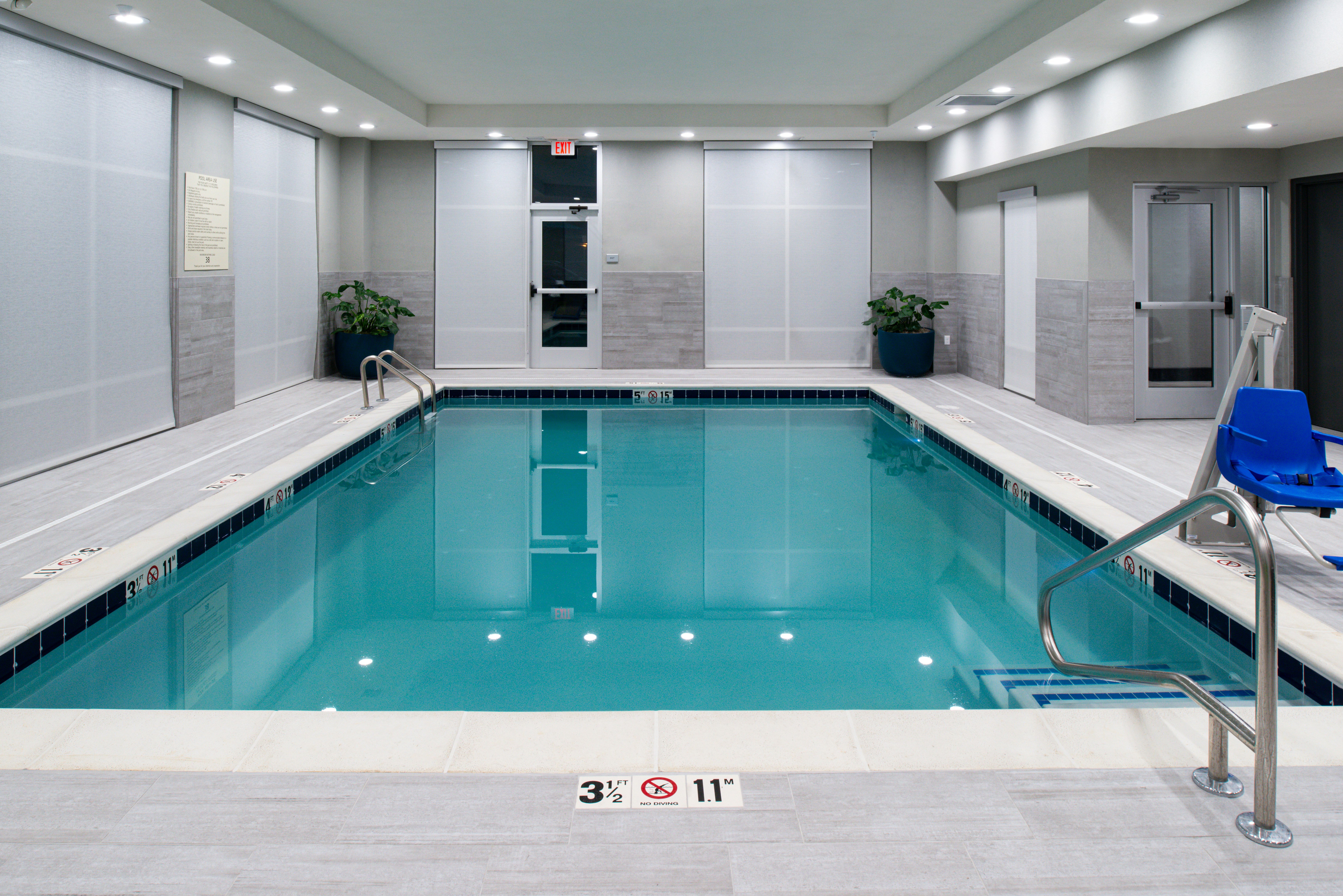 Hampton Inn Suites Adrian Mi 26/52