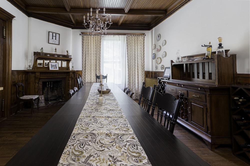 Hatch House Bed & Breakfast 23/38