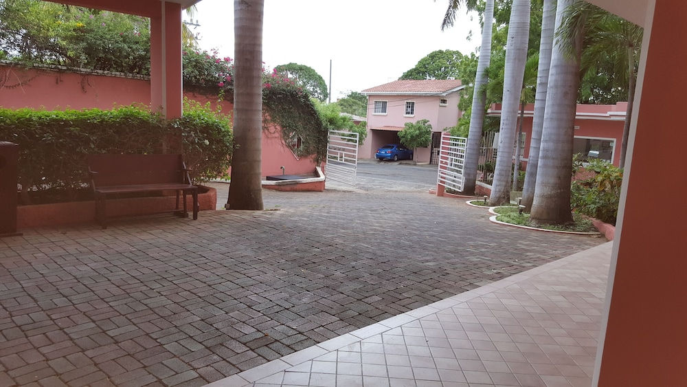 RDG Hotel 56/60