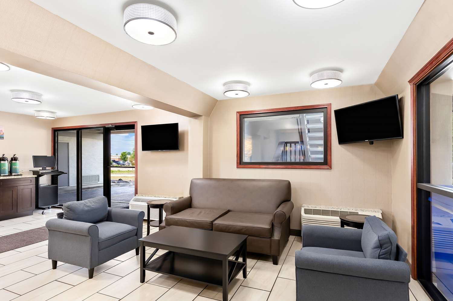 Quality Inn Middleburg Heights near Cleveland Airport 15/19