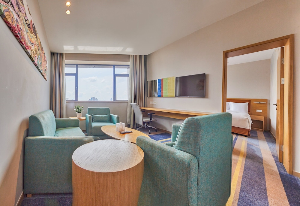 Holiday Inn Express Shanghai Zhenping 41/69