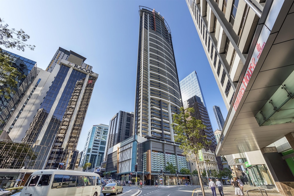 Oaks Brisbane Aurora Suites 65/74