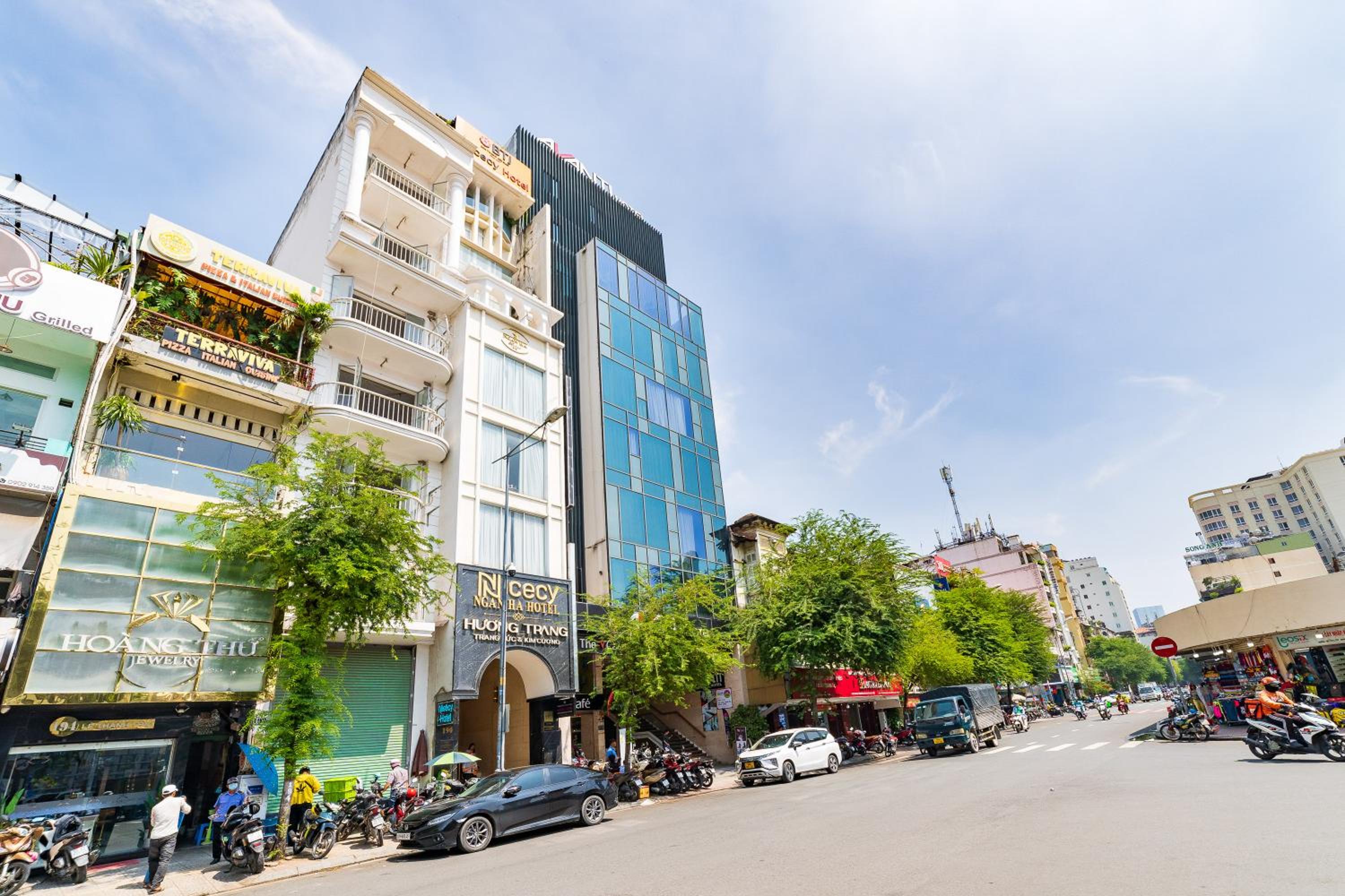 Ngan Ha Hotel 76/80
