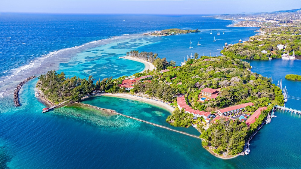Fantasy Island Resort Beach And Marina All Inclusive 72/74