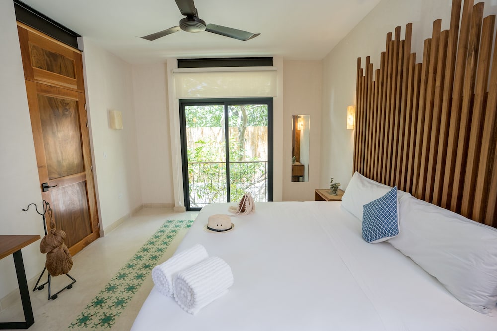 TreeHouse Boutique Hotel 10/50