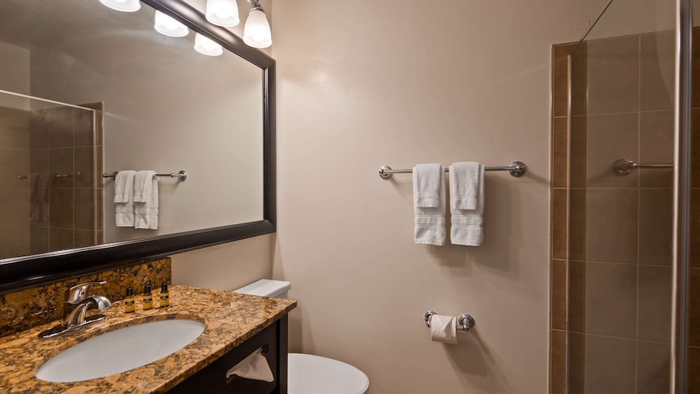 Best Western Plus Coastline Inn 8/26