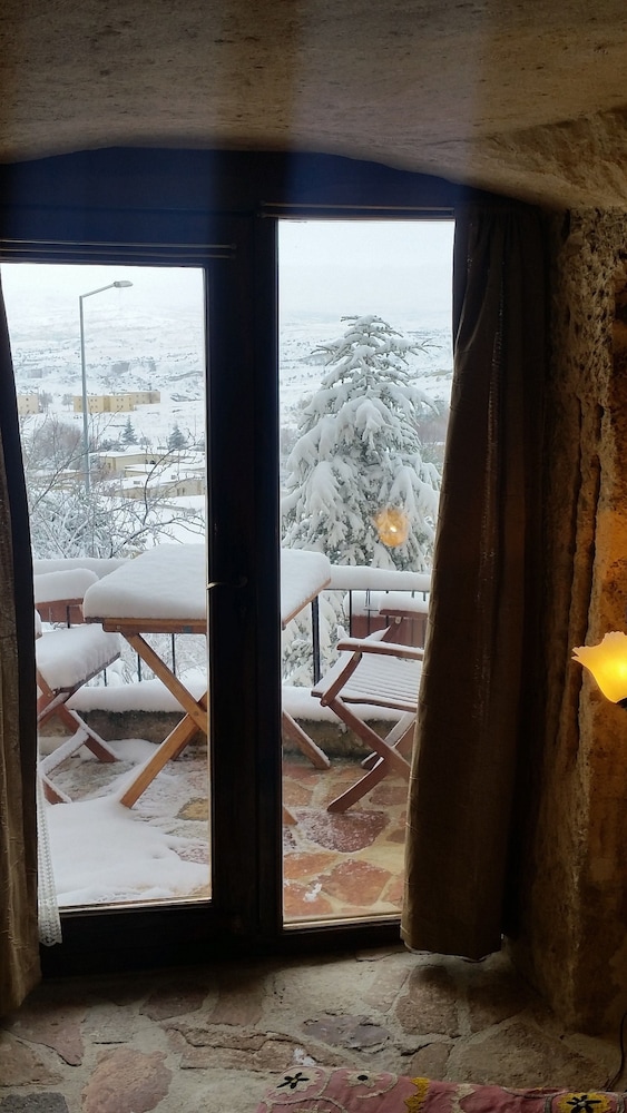 4 Oda Cave Hotel 25/50