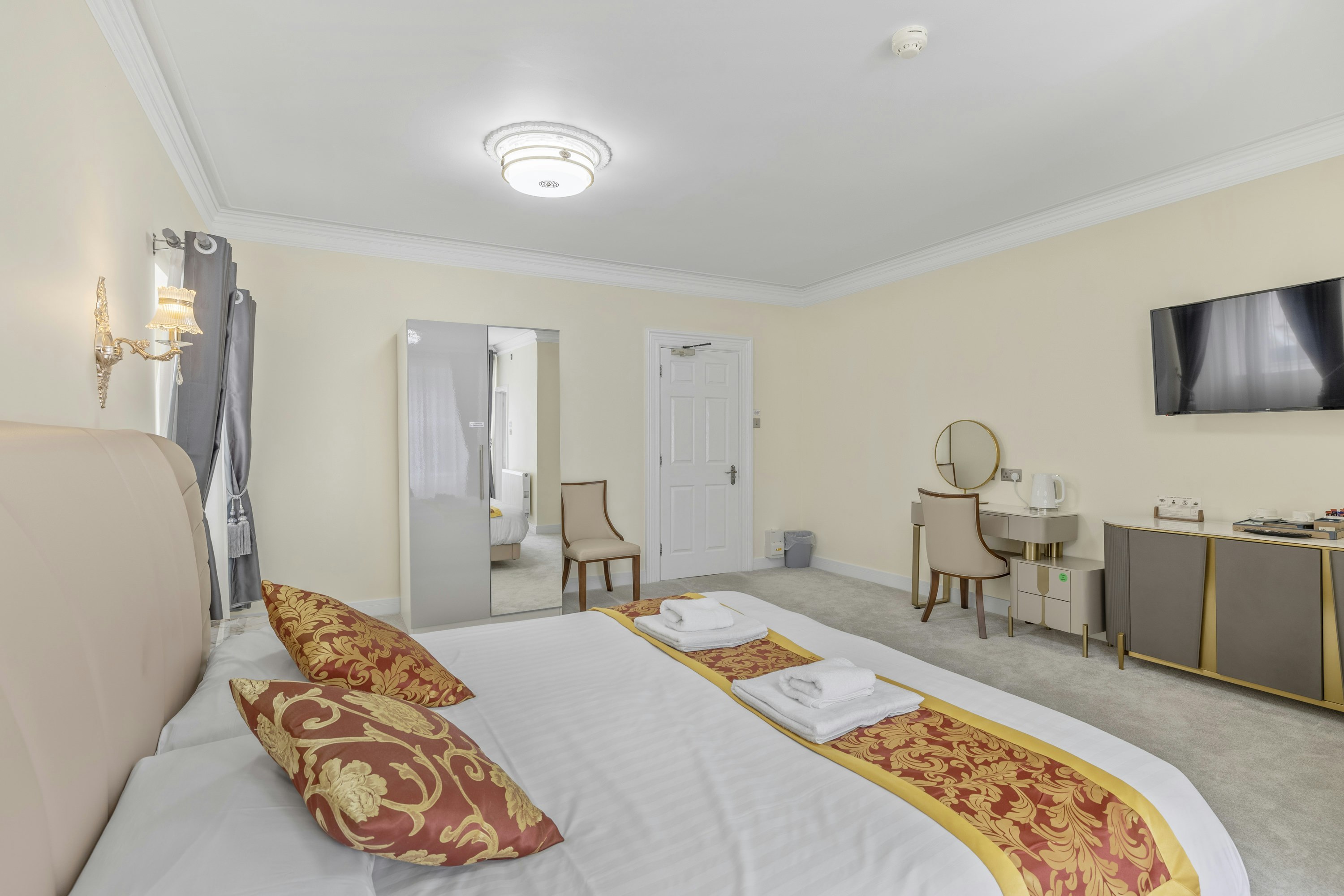 The Drake Hotel Plymouth 19/48
