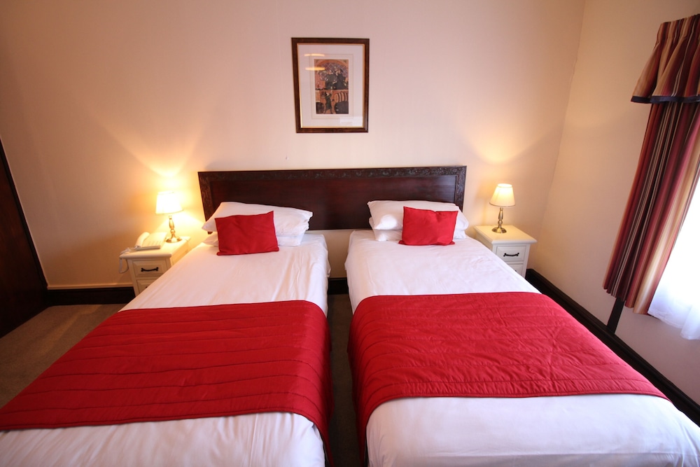 The Pilgrims Hotel 12/50
