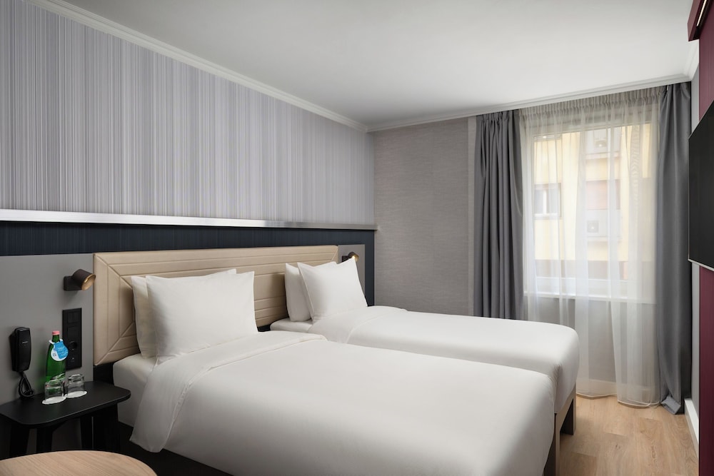 Standard, Twin Beds