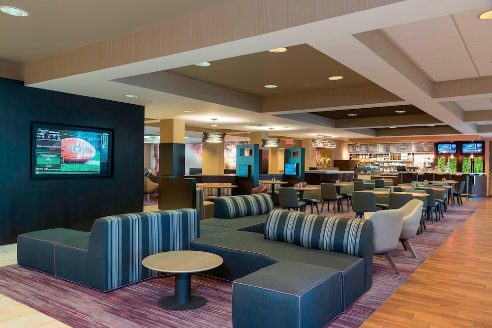 Courtyard By Marriott Traverse City 32/47