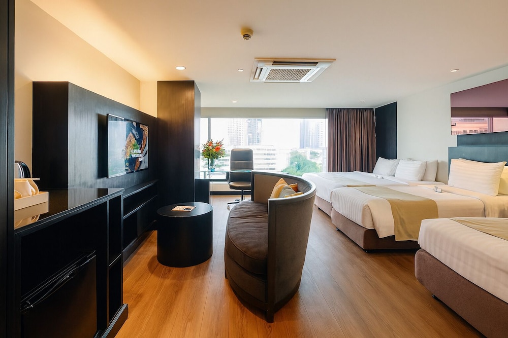 FAMILY, SUITE, KING BED