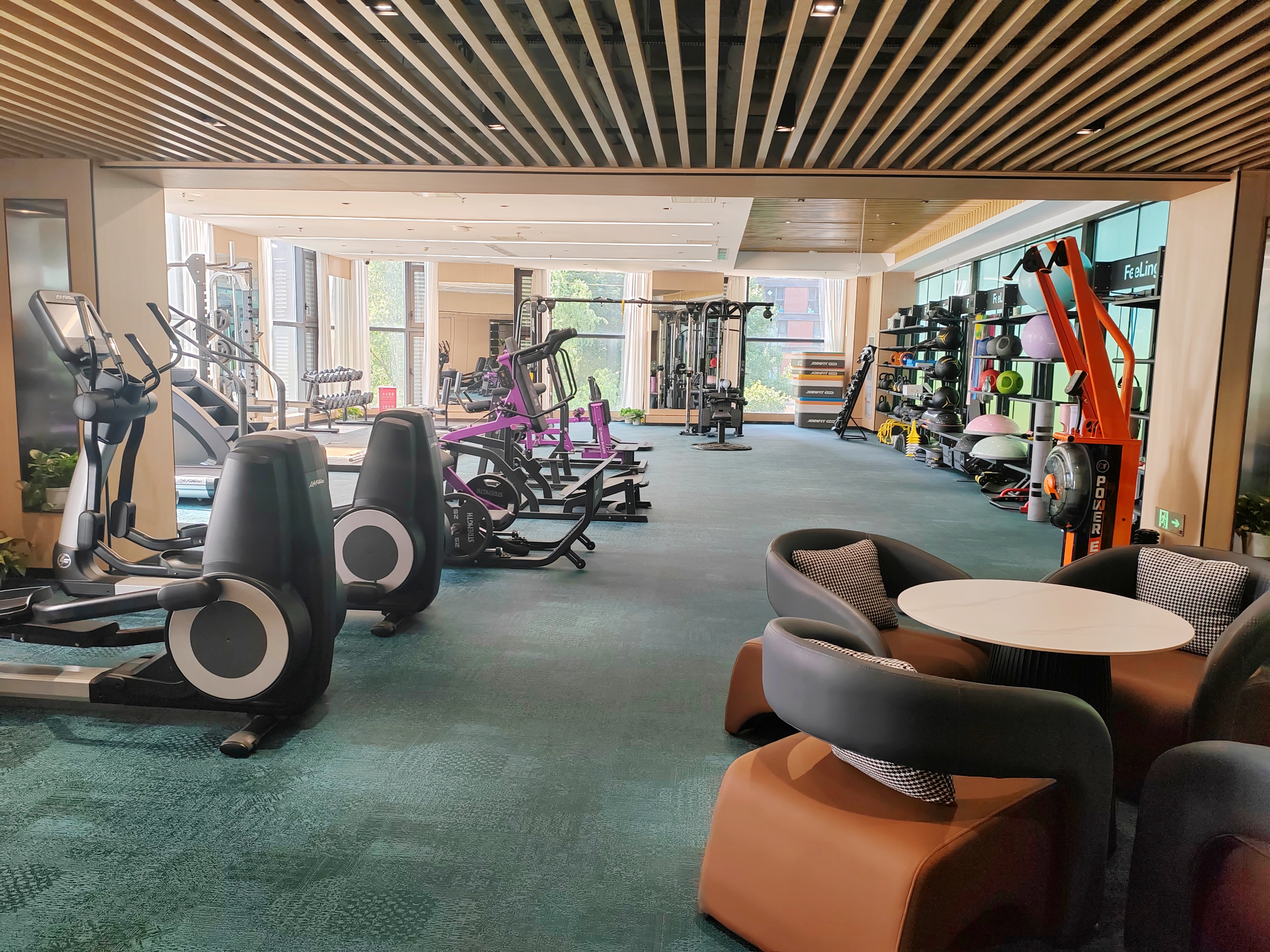 Holiday Inn Express Beijing Huacai 25/50