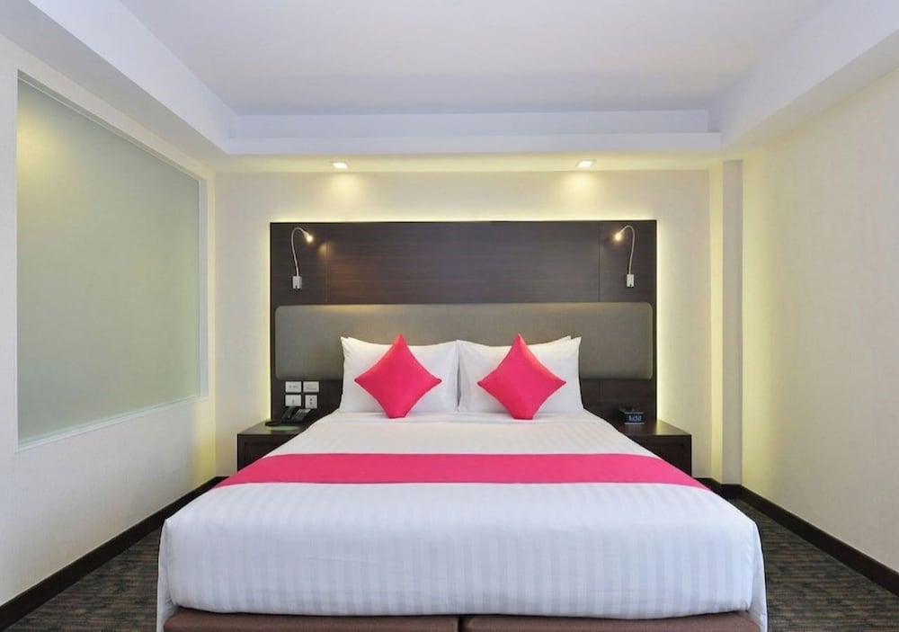 Hotel Royal Bangkok 13/67