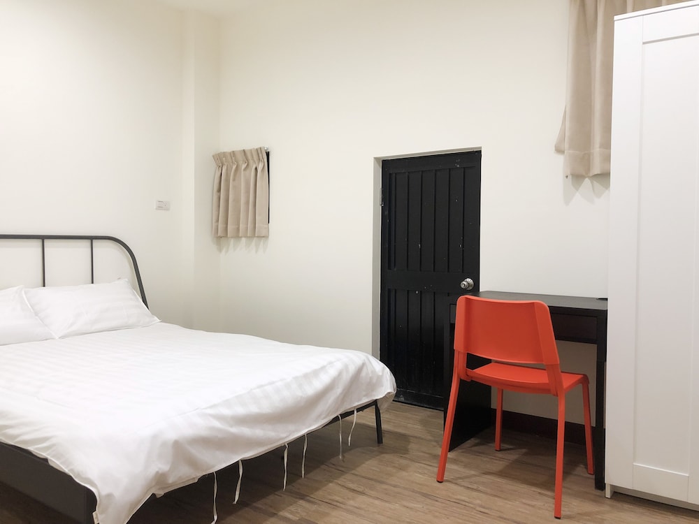 2 BEDROOMS, DELUXE, APARTMENT