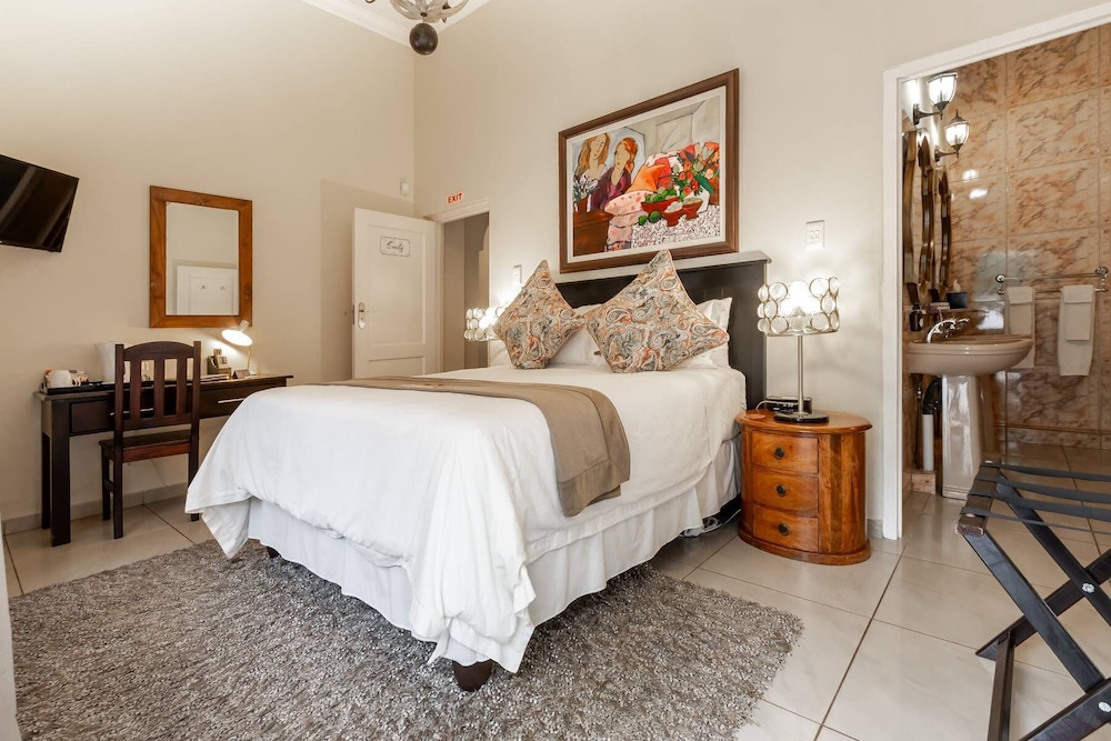 Oliver's Bed and Breakfast 12/49