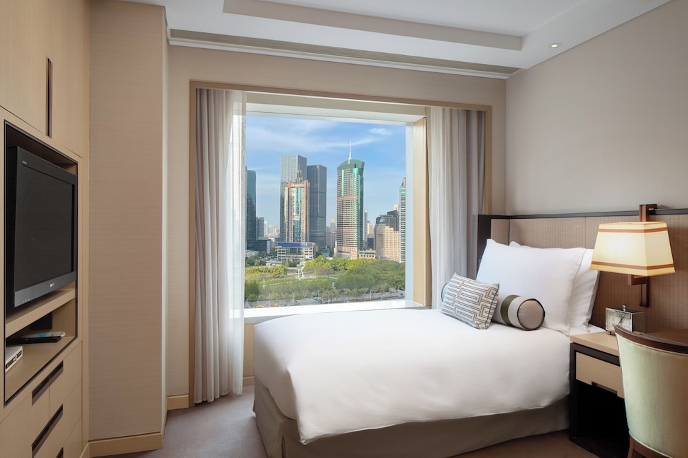 3 BEDROOMS, SUITE