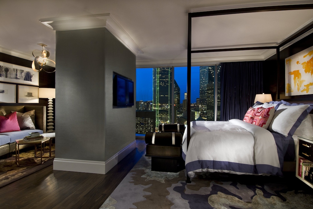 OMNI DALLAS HOTEL 42/92