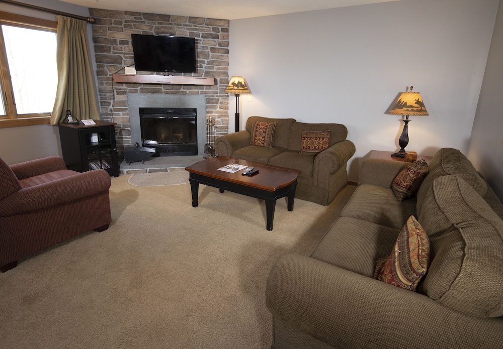 Okemo Mountain Lodging 28/42