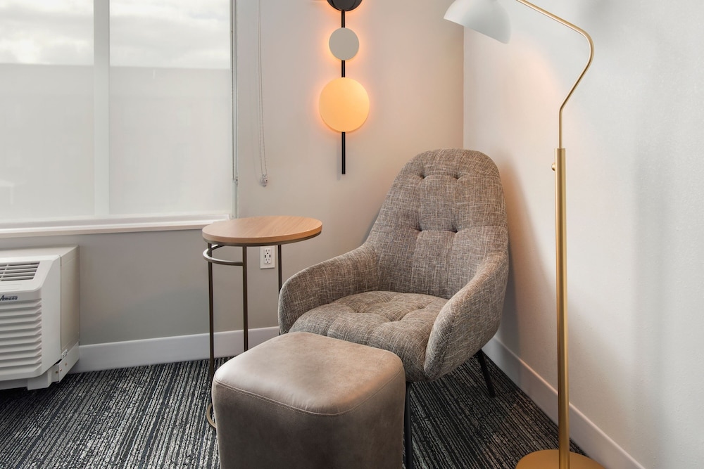 TownePlace Suites Portland Airport ME 16/30