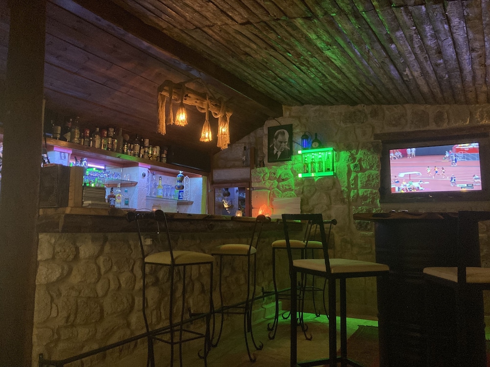 Canyon Cave Hotel 51/69