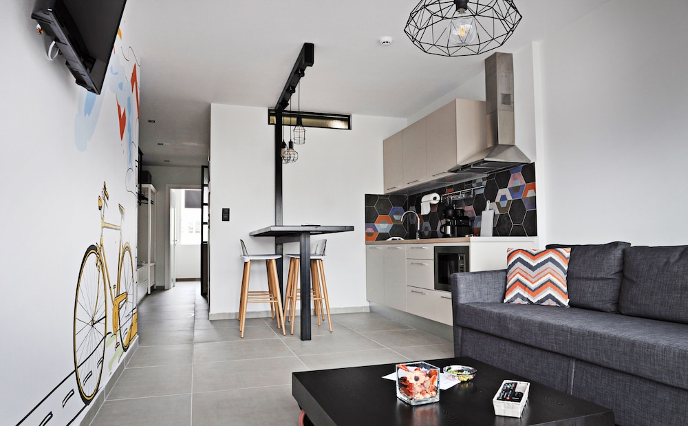 The Athenians Modern Apartments 27/50