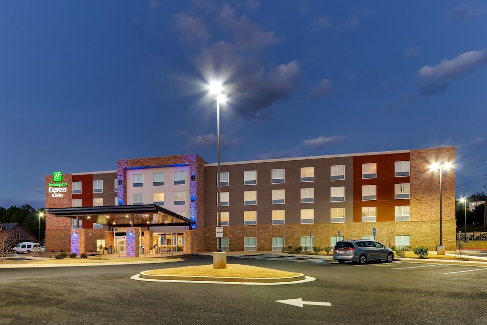 Holiday Inn Express and Suites Dawsonville 3/74