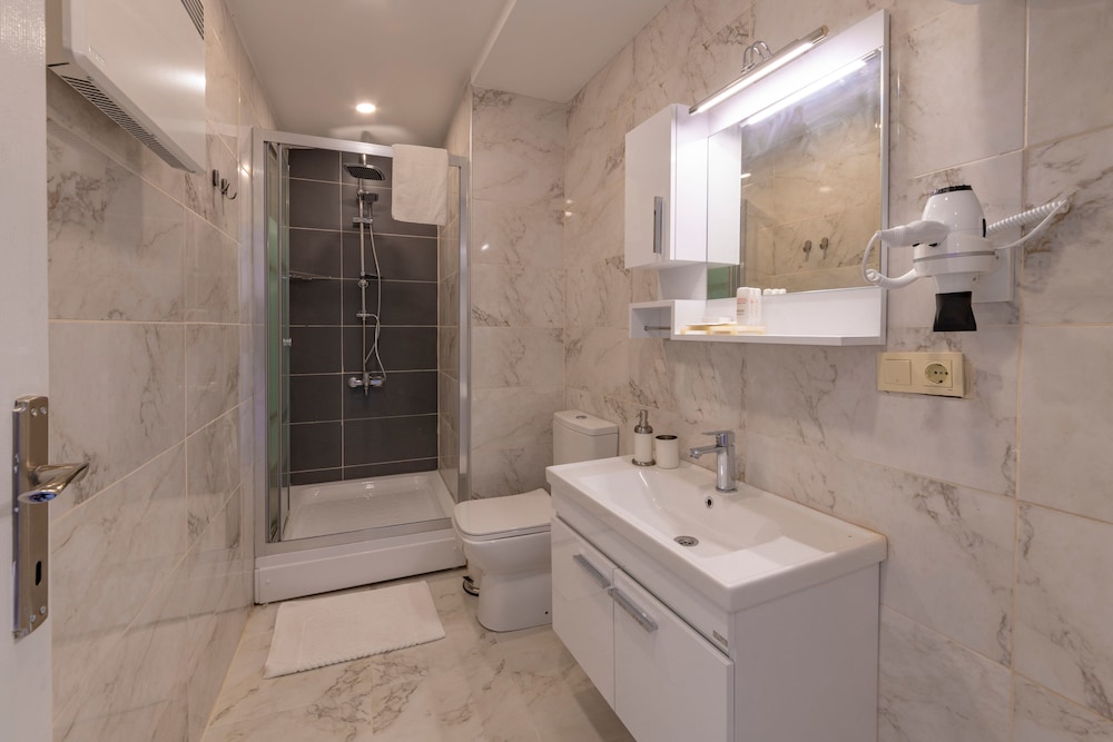 Feri Suites 47/50