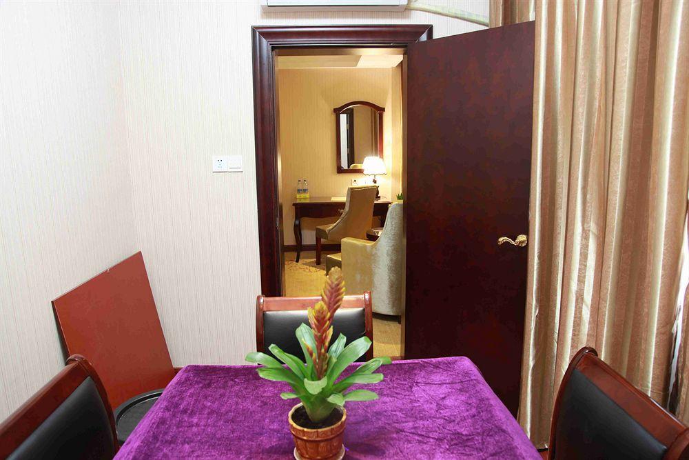 Vienna Hotel Pudong Airport Chenyang Rd 13/17