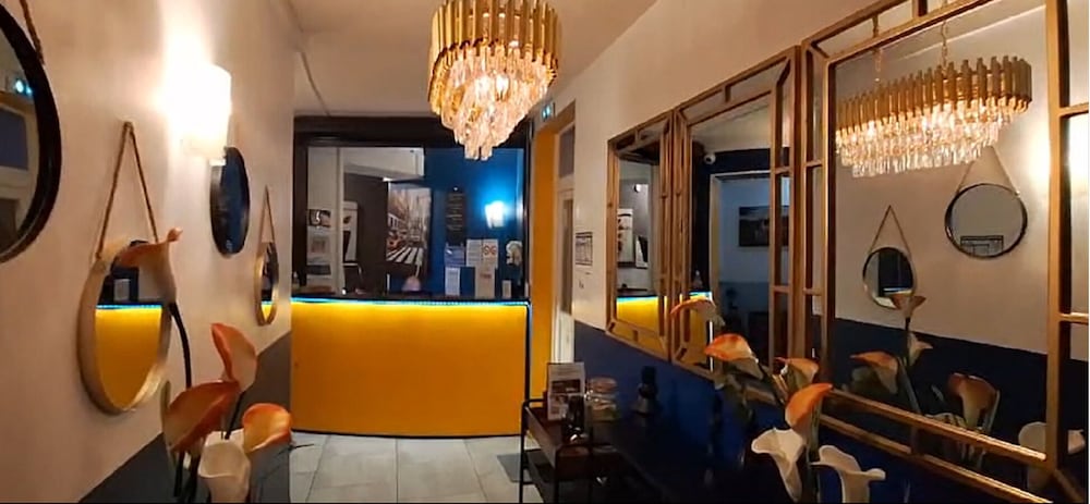 Akena Le Casino Hotel Restaurant 25/50