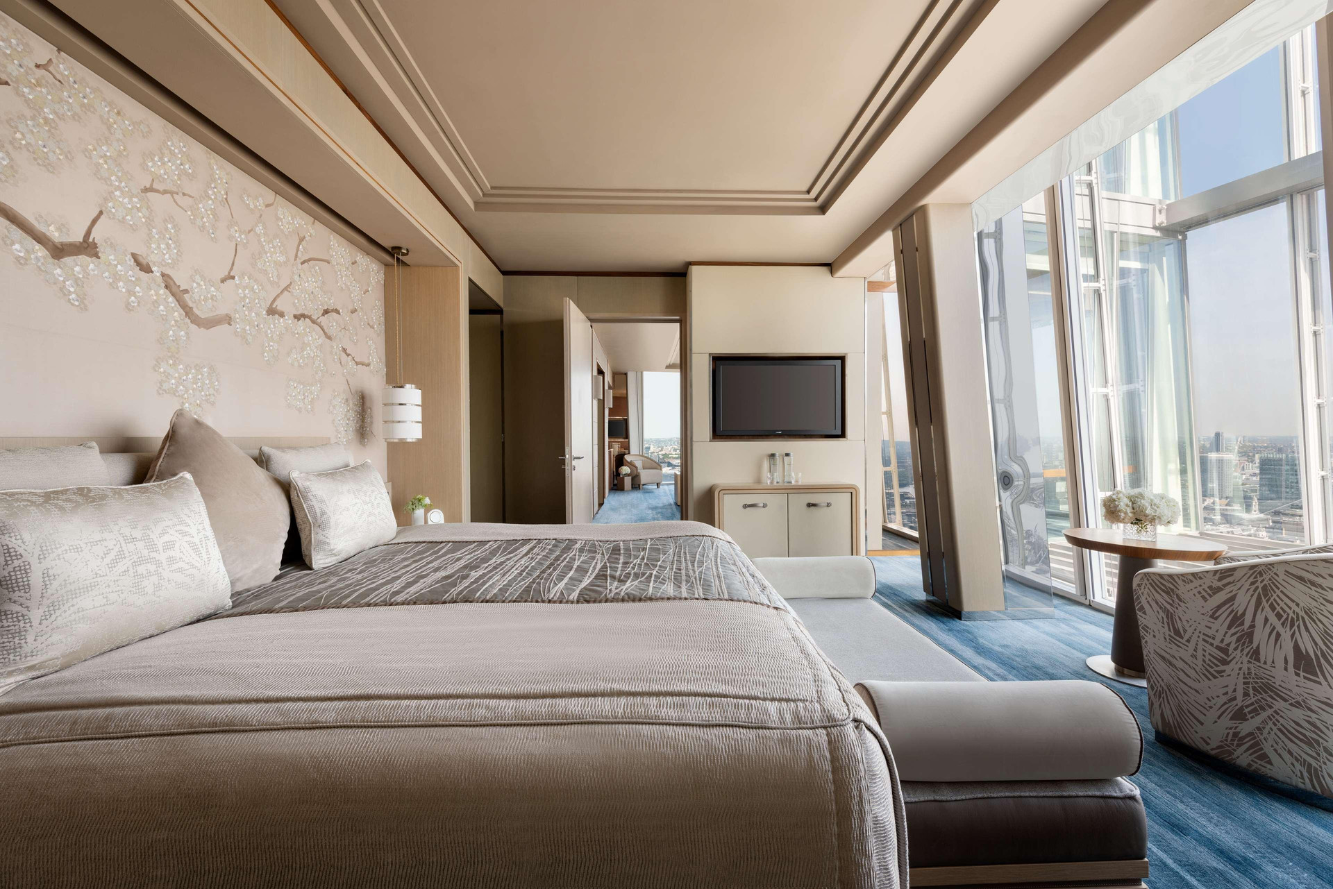 London, Suite