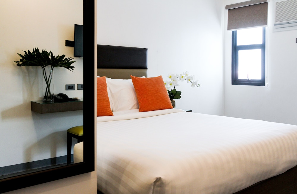 Privato Makati 16/41