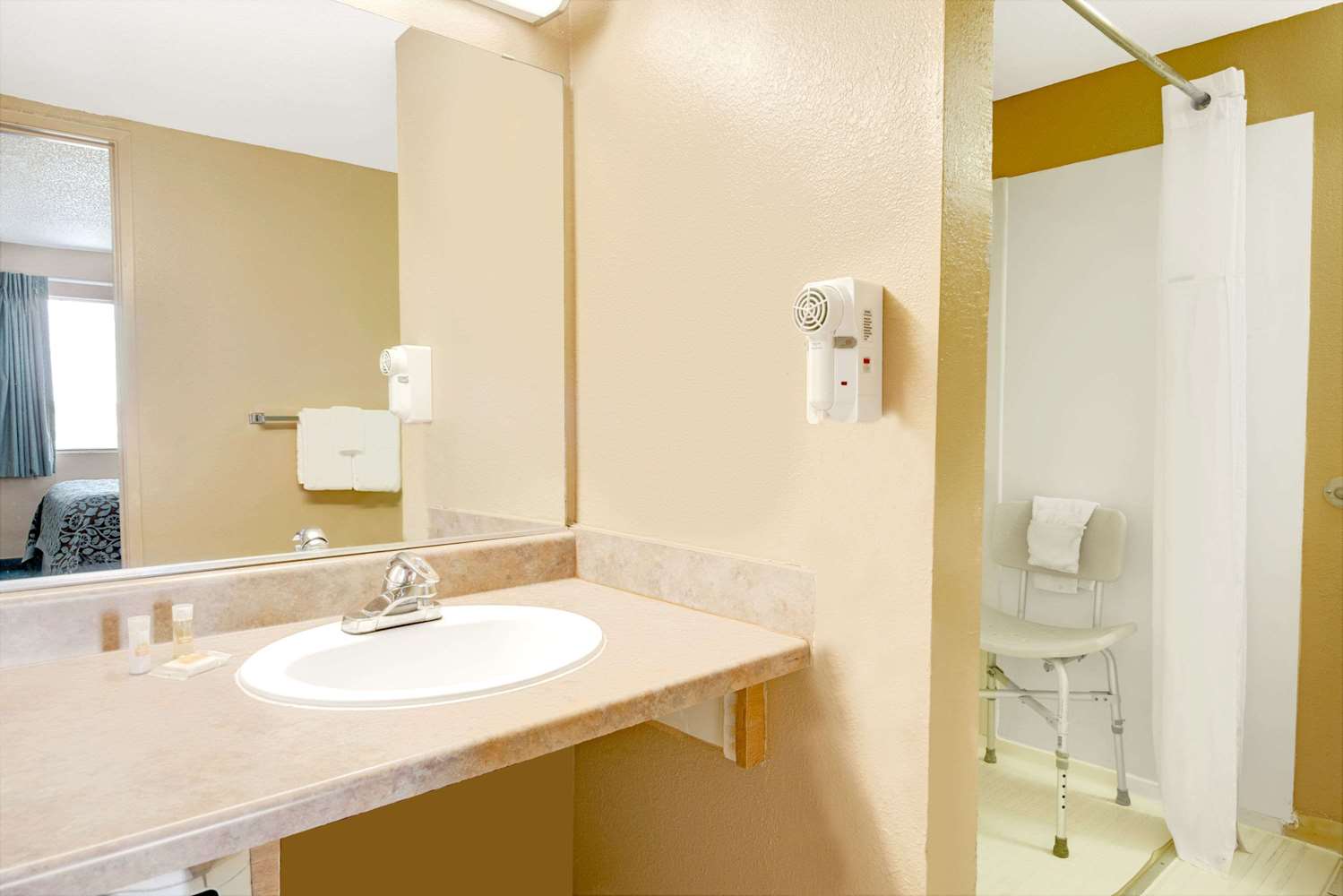 Days Inn by Wyndham El Paso Airport East 17/19