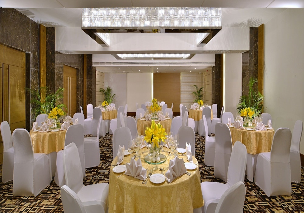 Fortune Park Sishmo Gautam Nagar 32/49