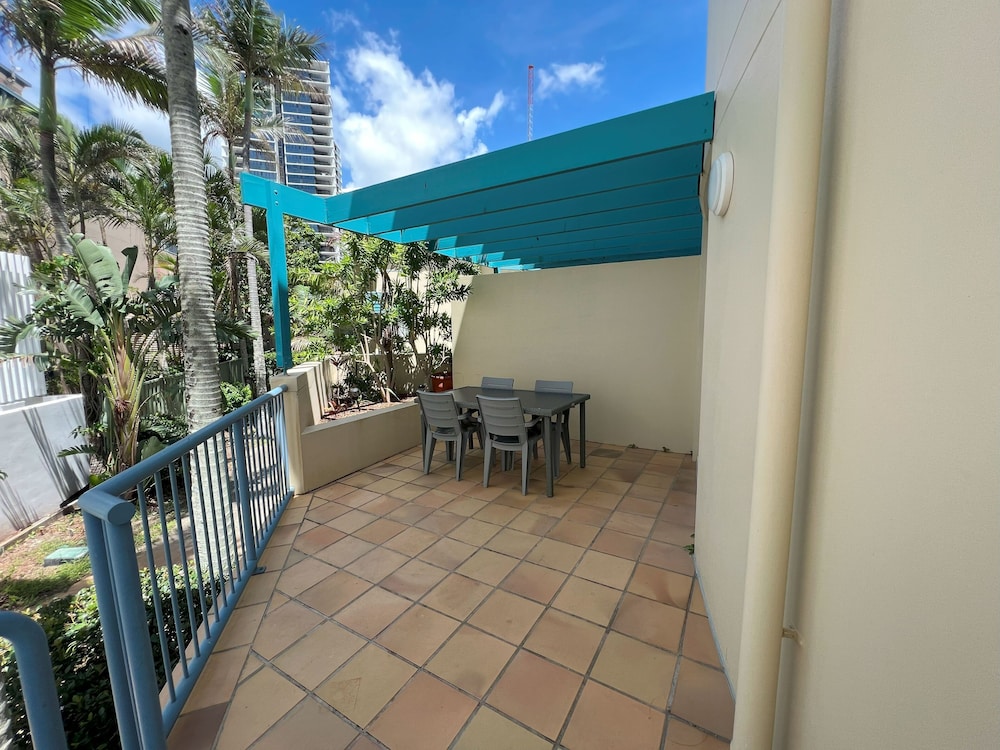 Breakfree Diamond Beach Broadbeach 8/78
