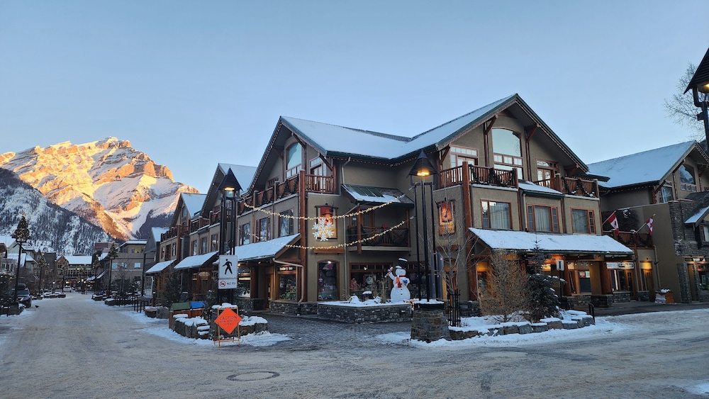 Brewster Mountain Lodge 6/65