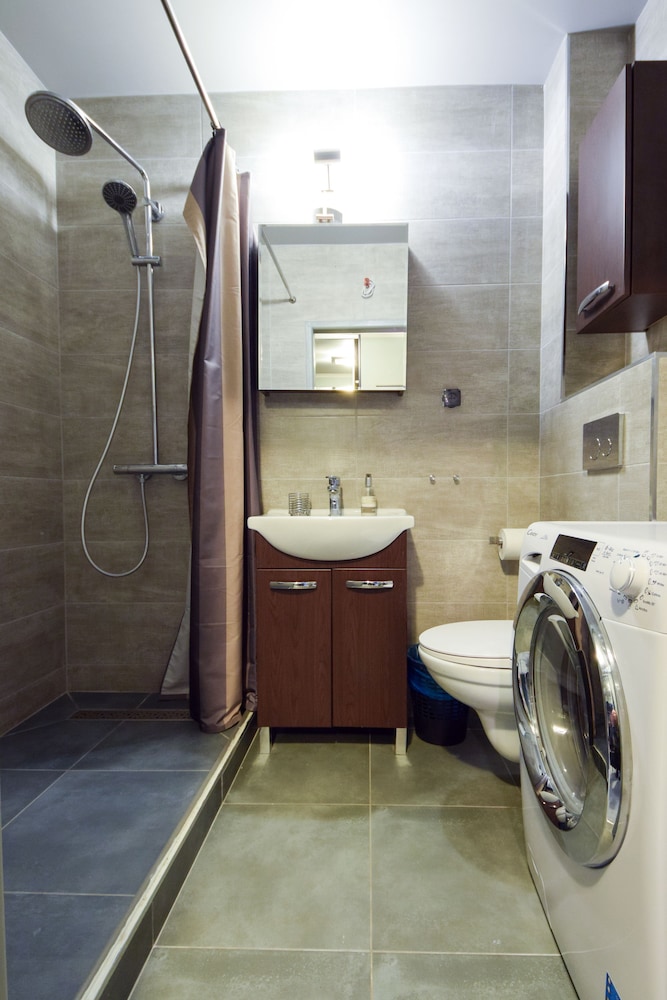 Shortstaypoland Srebrna (B36) 21/22
