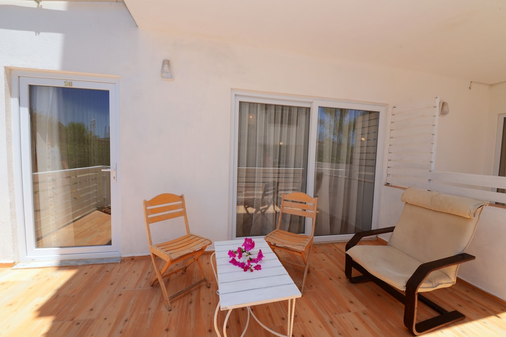 Neruda Pension 28/43