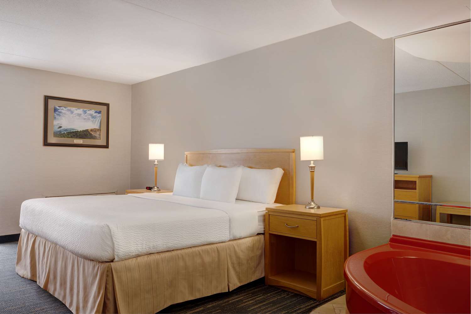 Days Inn By Wyndham Niagara Falls Near The Falls 18/44