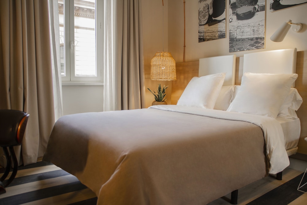 Room Select Via Veneto 19/50