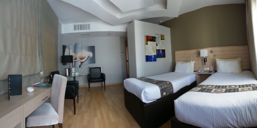 Crystal Hotel 10/39