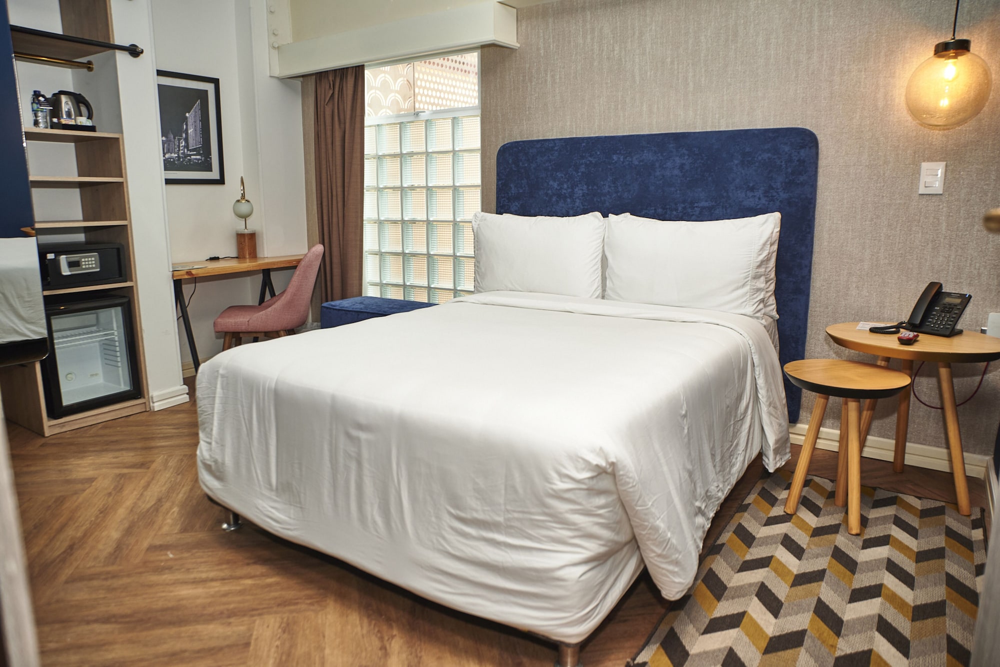 Queen Beds, Courtyard View
