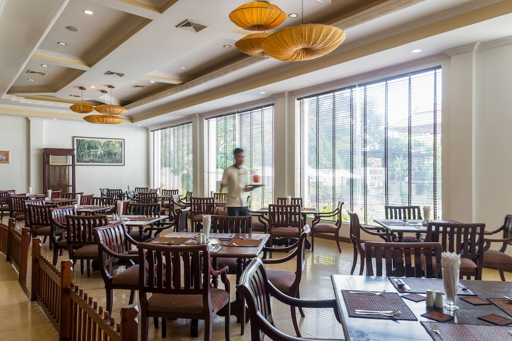 Kingdom Angkor Hotel 60/70