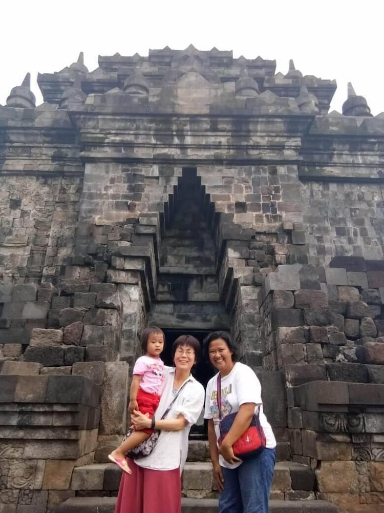 Genthong Homestay 40/44
